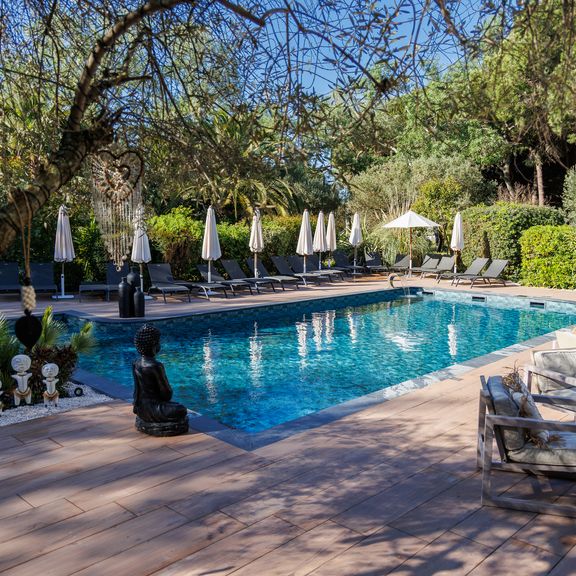 Piscine rénovée au Golf Hôtel de la Grande Motte