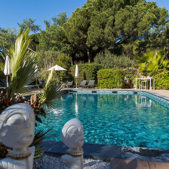 Piscine rénovée au Golf Hôtel de la Grande Motte