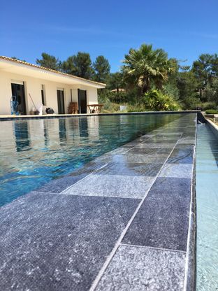 Rénovation de piscine béton, carrelée ou enduite