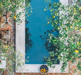 Piscine à débordement