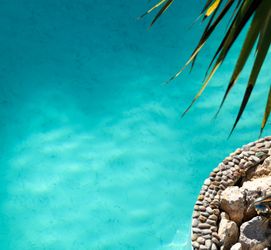 Piscine à débordement