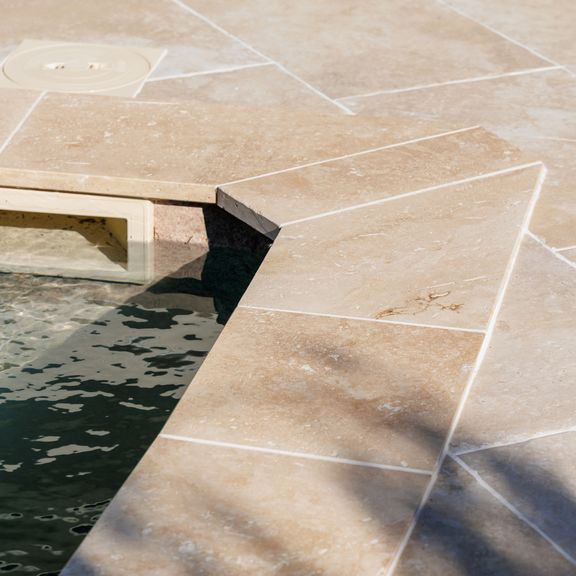 Terrasse piscine le Crès Montpellier